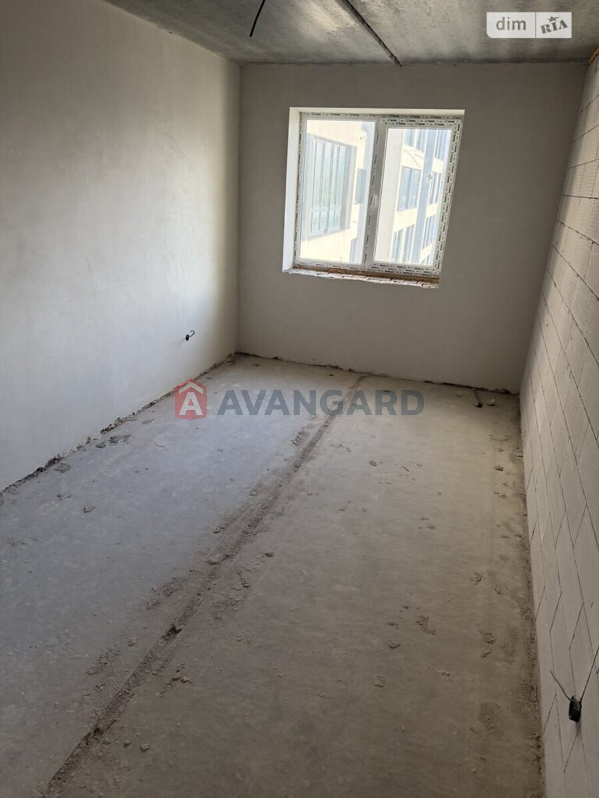 3 ��. ��������, 83/54/14 ��. �., 8/11 ������ ���� 11