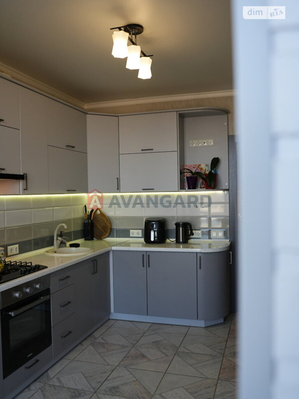 1 ����. ��������, 46/-/- ��. �., 10/12 ���� ���� 12