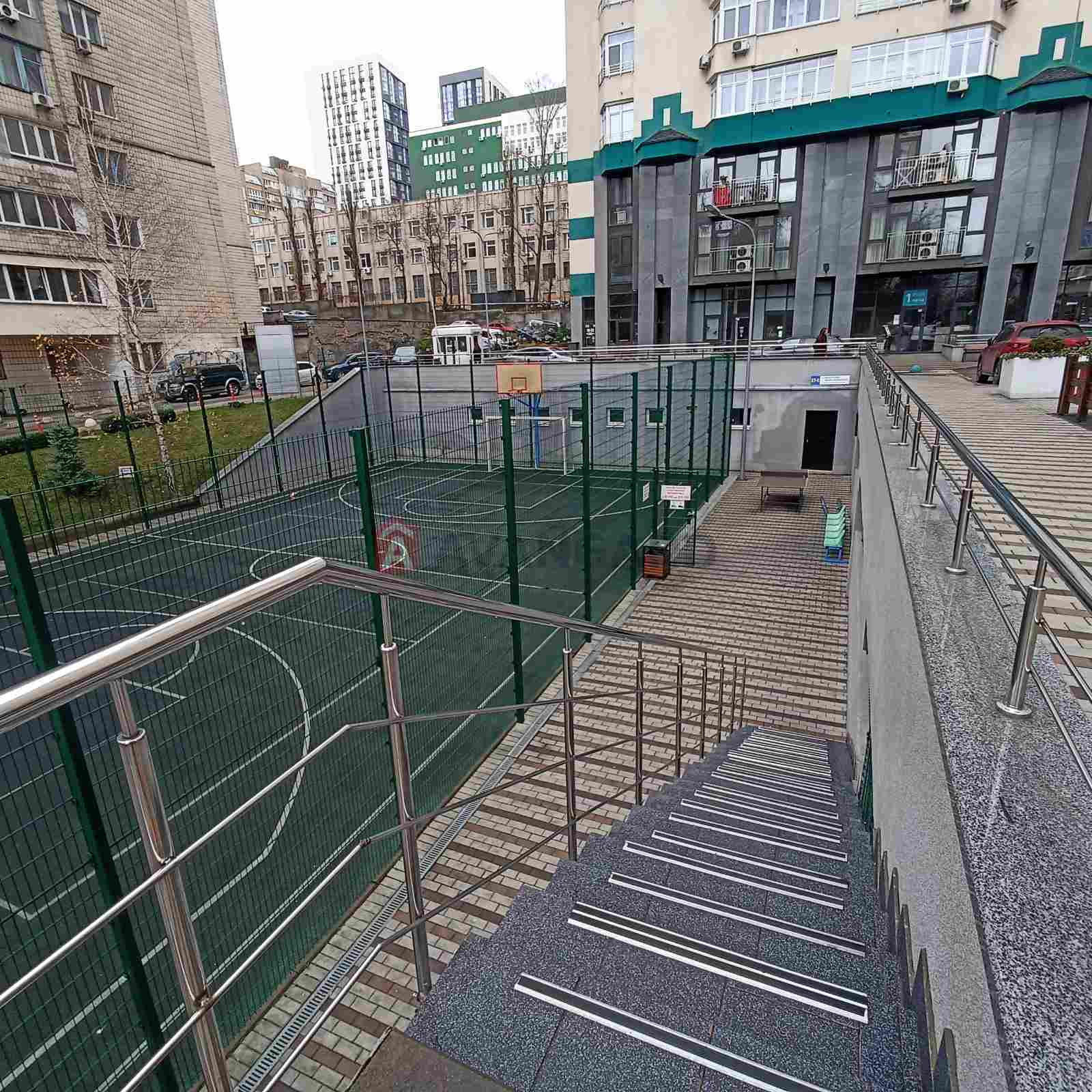 3 ��. ��������, 100/-/12 ��. �., 13/16 ������ ���� 28