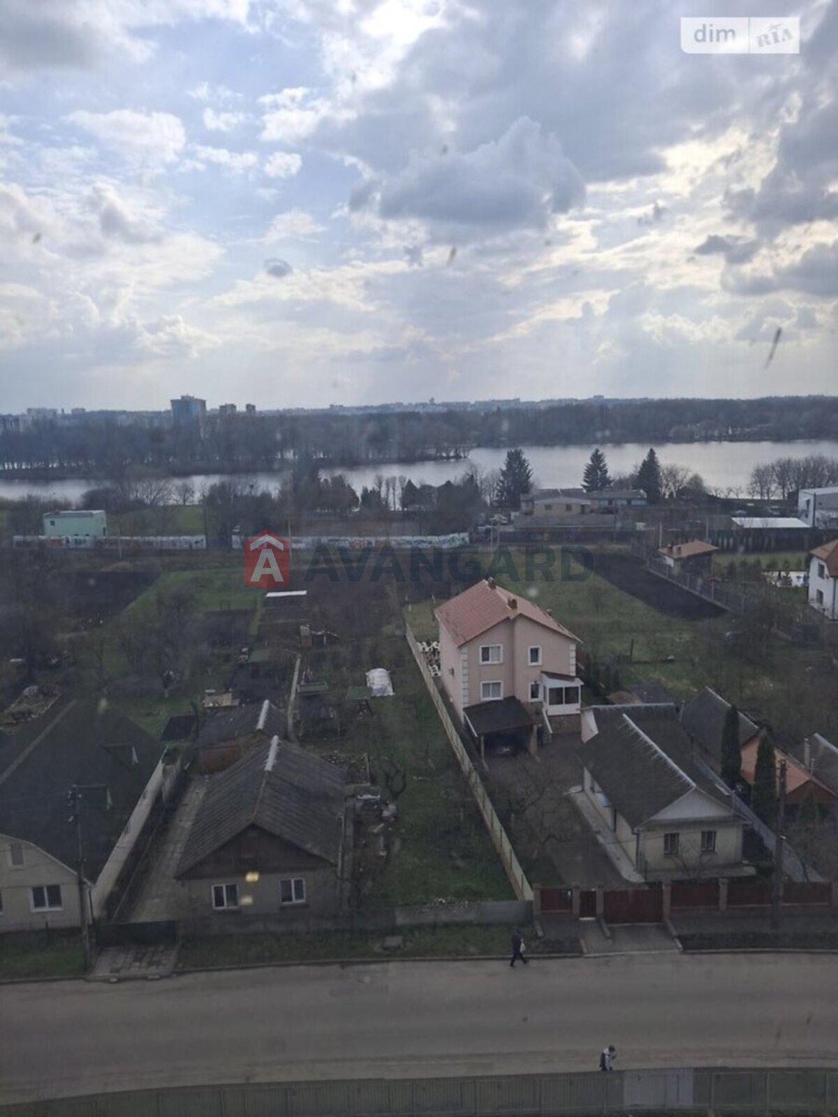 3 ��. ��������, 98/47/15 ��. �., 8/10 ������ ���� 1