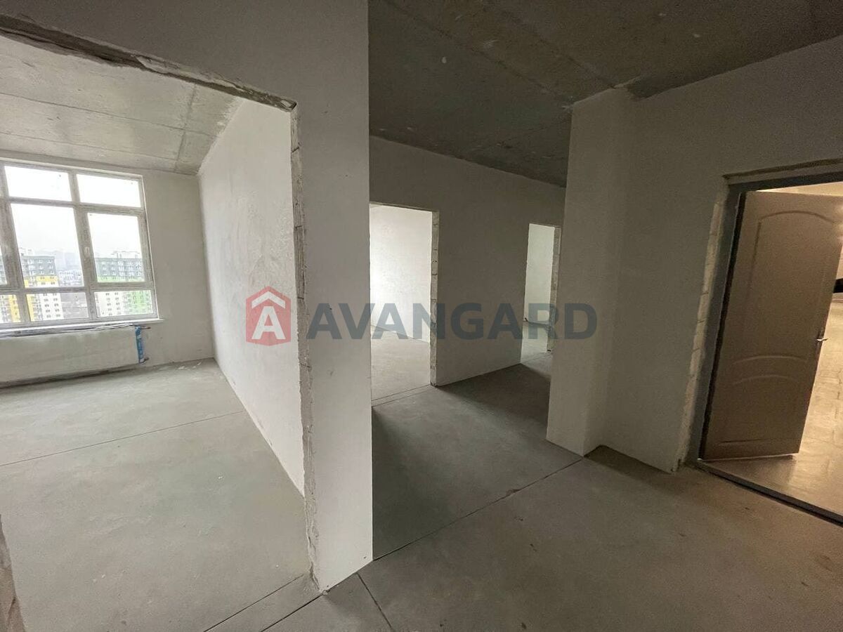 3 ����. ��������, 84 / 47 / 11 ��. �., 16/16 ���� ���� 6