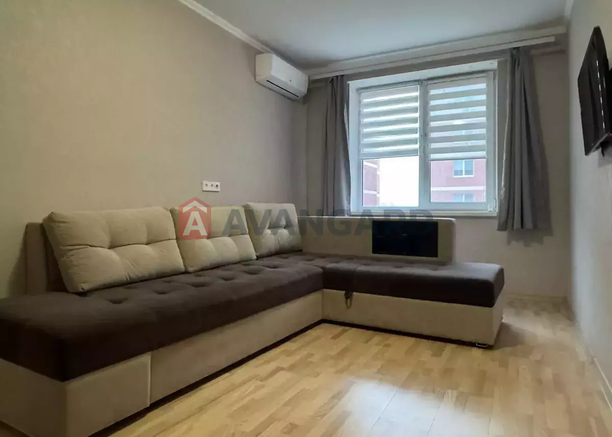 1 ��. ��������, 39/19/10 ��. �., 3/6 ������ ���� 8