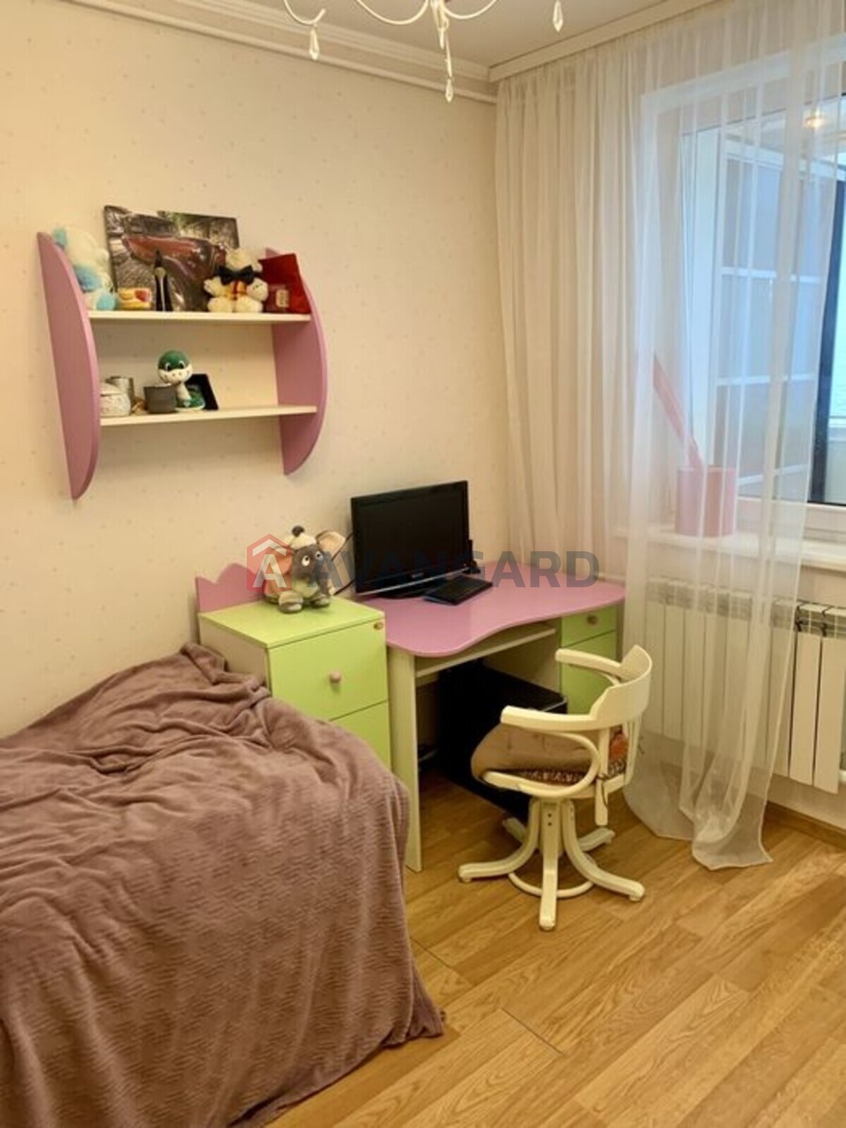 3 ��. ��������, 70/-/8 ��. �., 1/10 ������ ���� 12