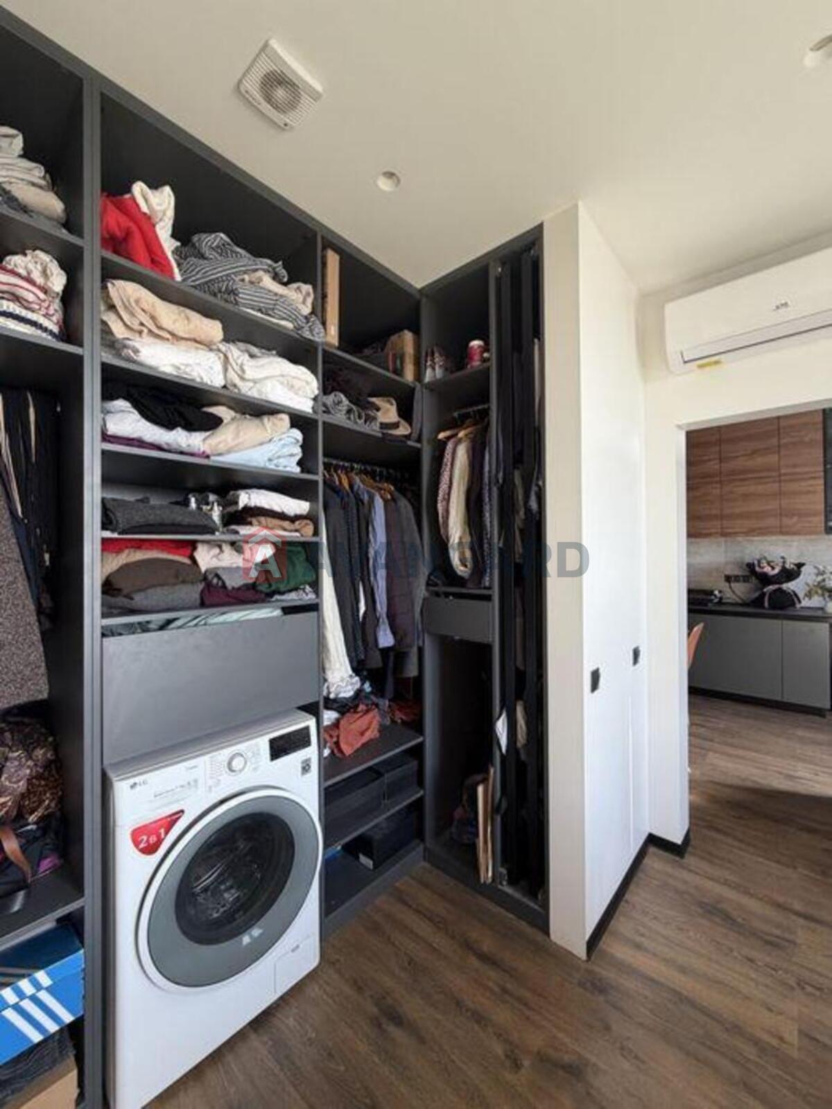 1 ��. ��������, 38/-/20 ��. �., 9/15 ������ ���� 6