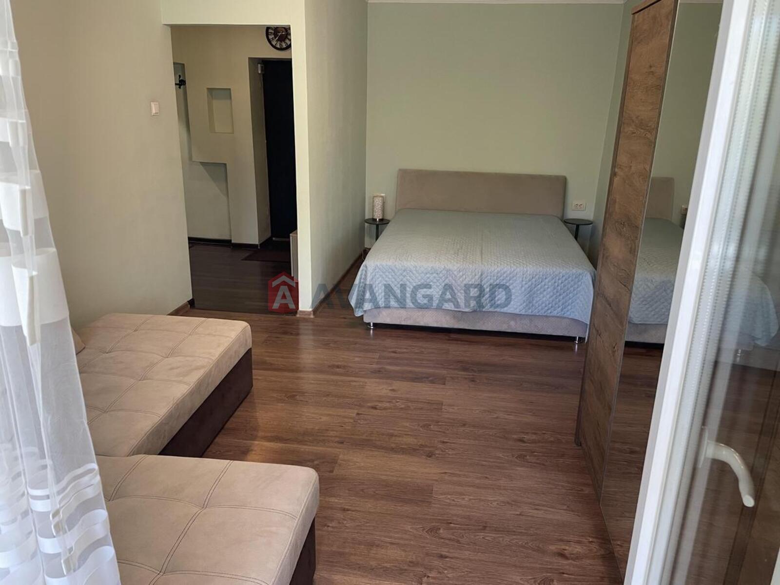 1 ��. ��������, 37/18/6 ��. �., 4/9 ������ ���� 1