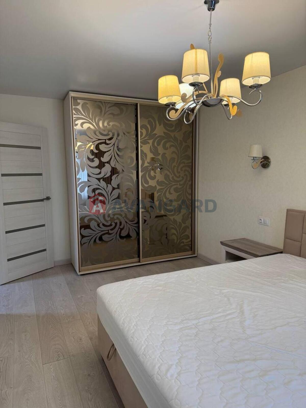 1 ����. ��������, 41,8/-/10 ��. �., 9/10 ���� ���� 2