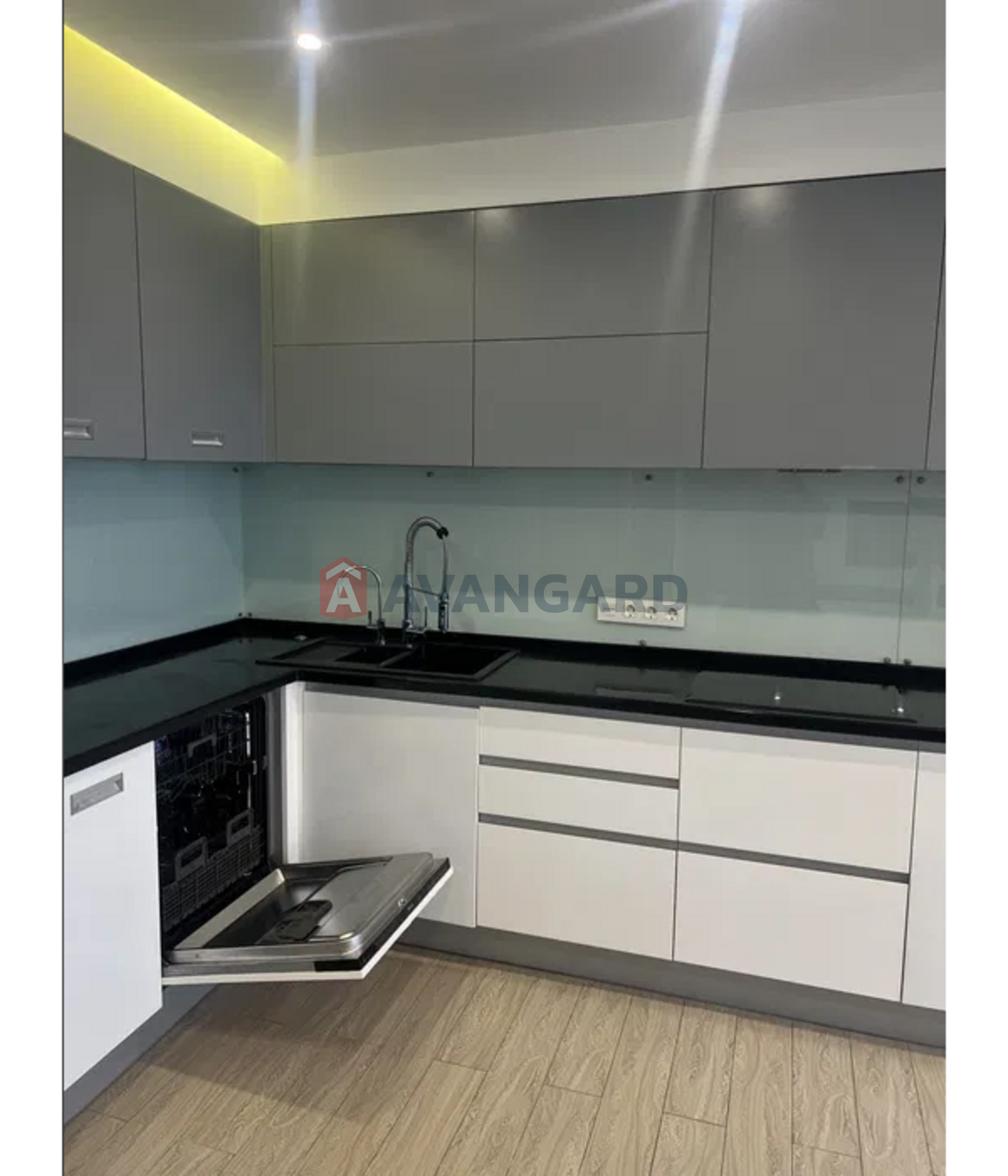 2 ����. ��������, 98/65/15 ��. �., 22/23 ���� ���� 4