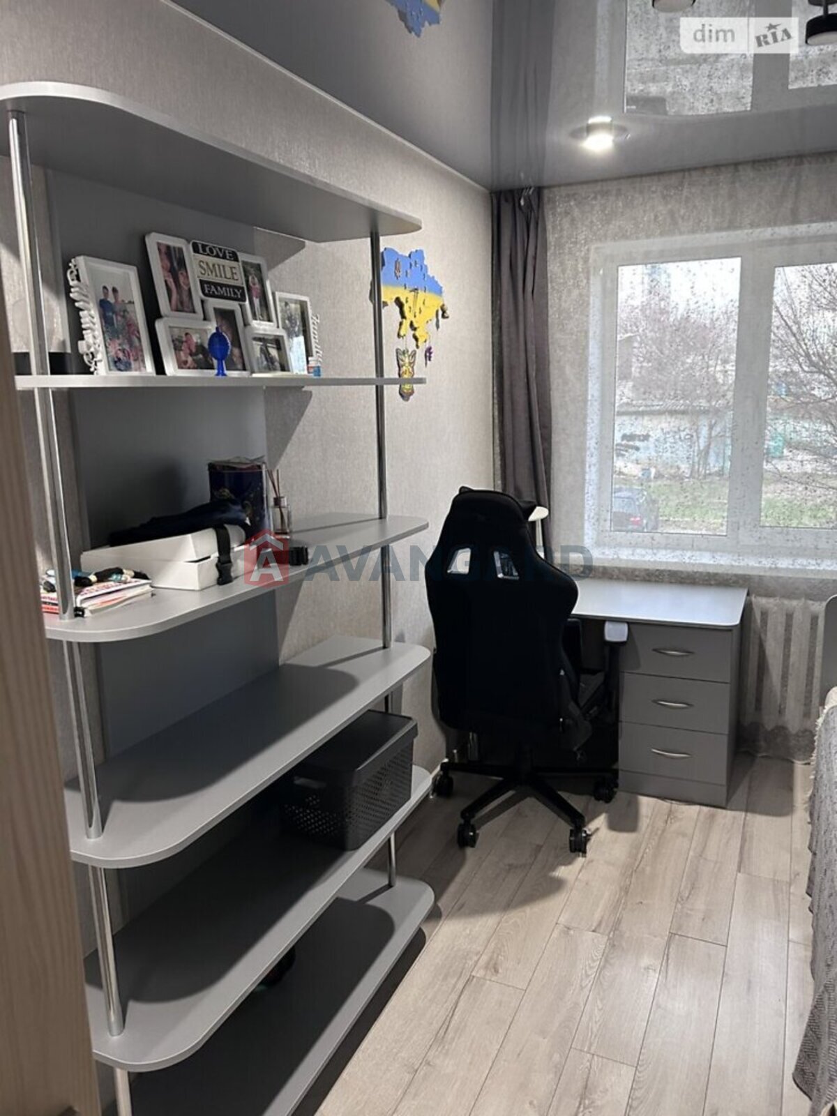 3 ��. ��������, 55/-/- ��. �., 1/5 ������ ���� 22