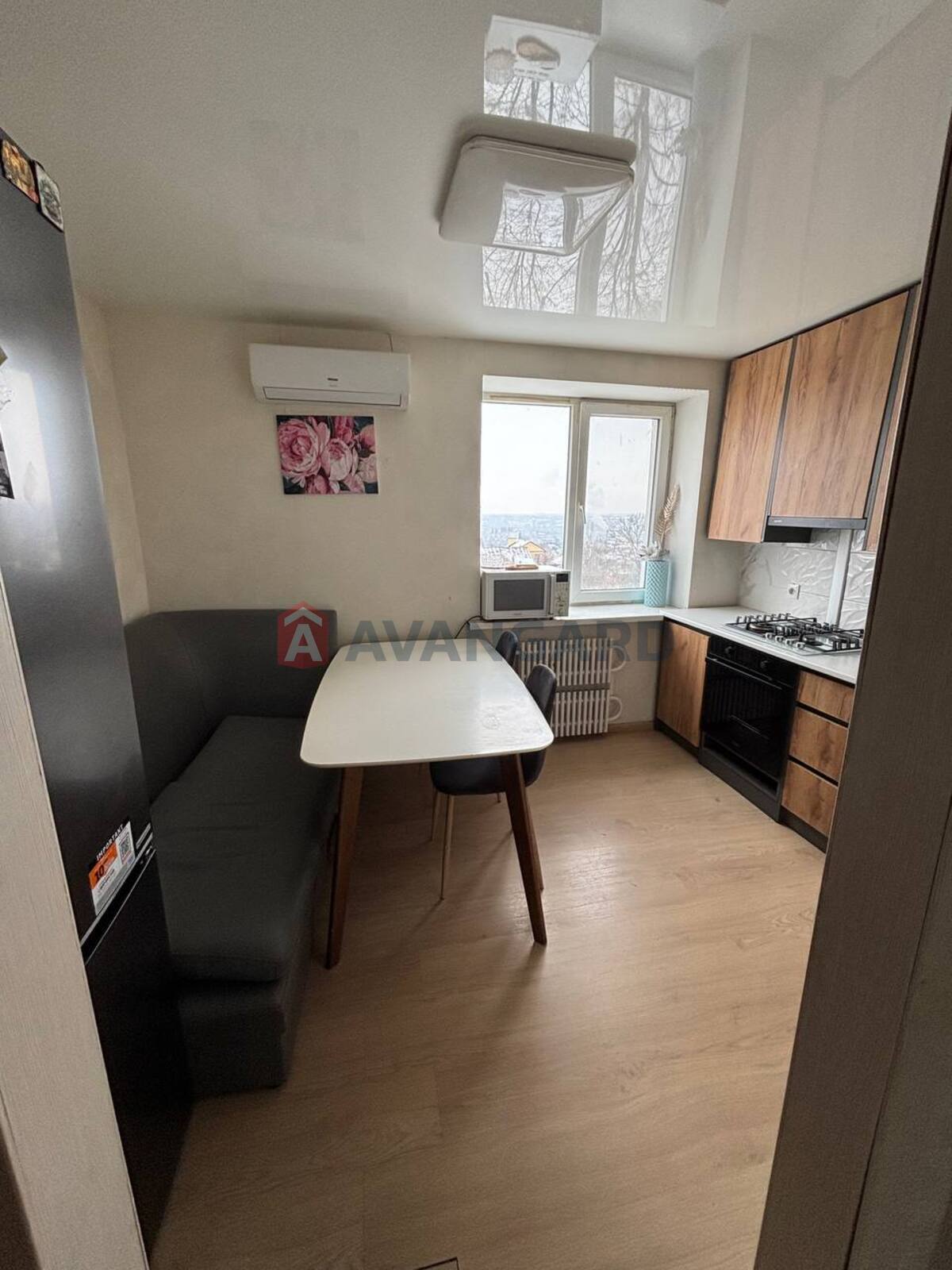 2 ��. ��������, 66/42/10 ��. �., 5/5 ������ ���� 2