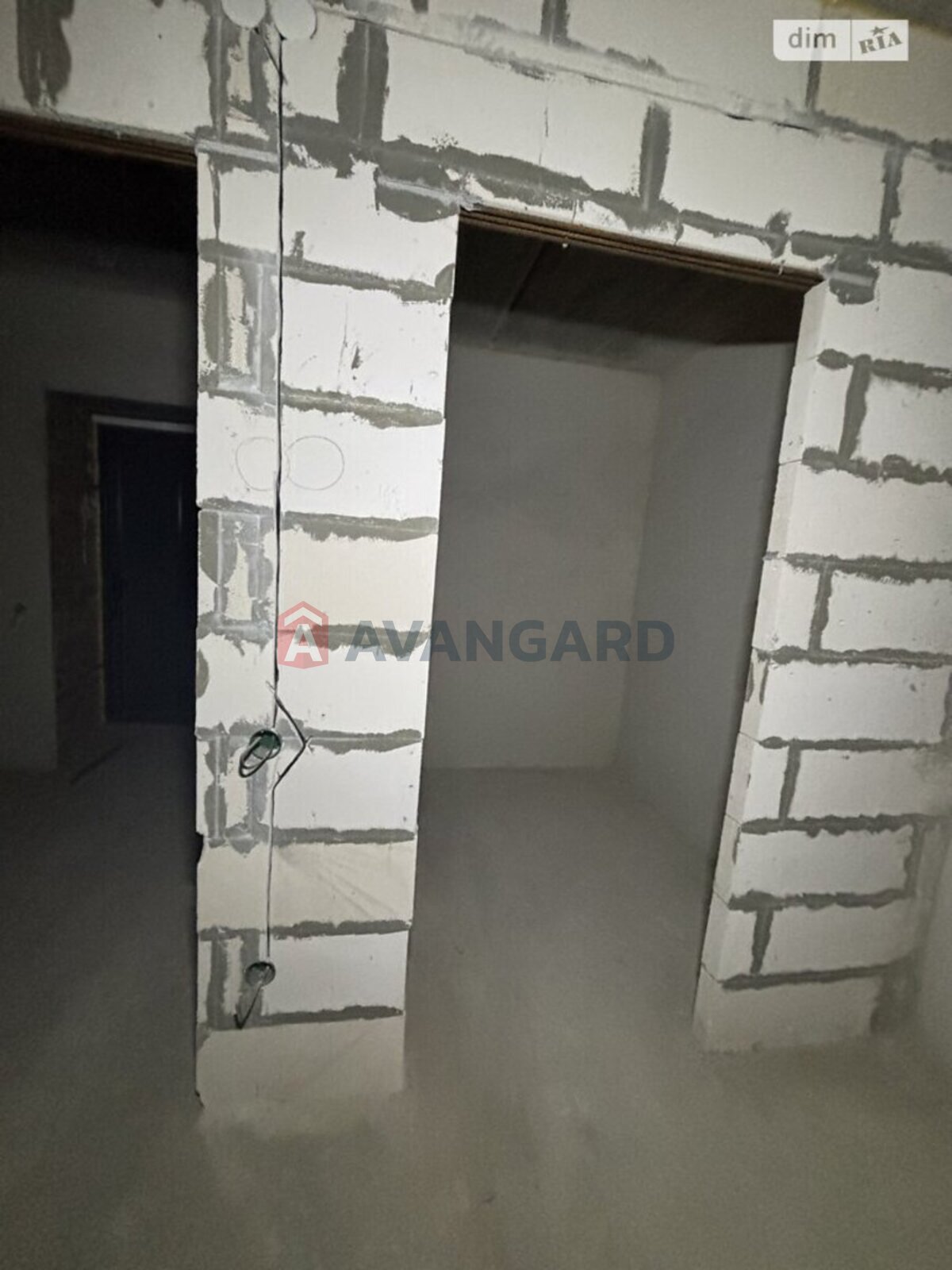 1 . , 44/-/- . ., 8/10   3