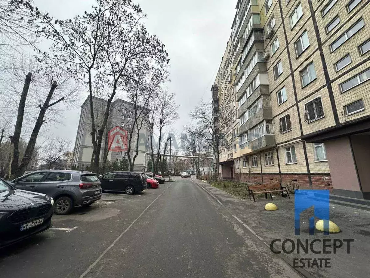 3 ����. ��������, 58/-/10 ��. �., 7/9 ���� ���� 9