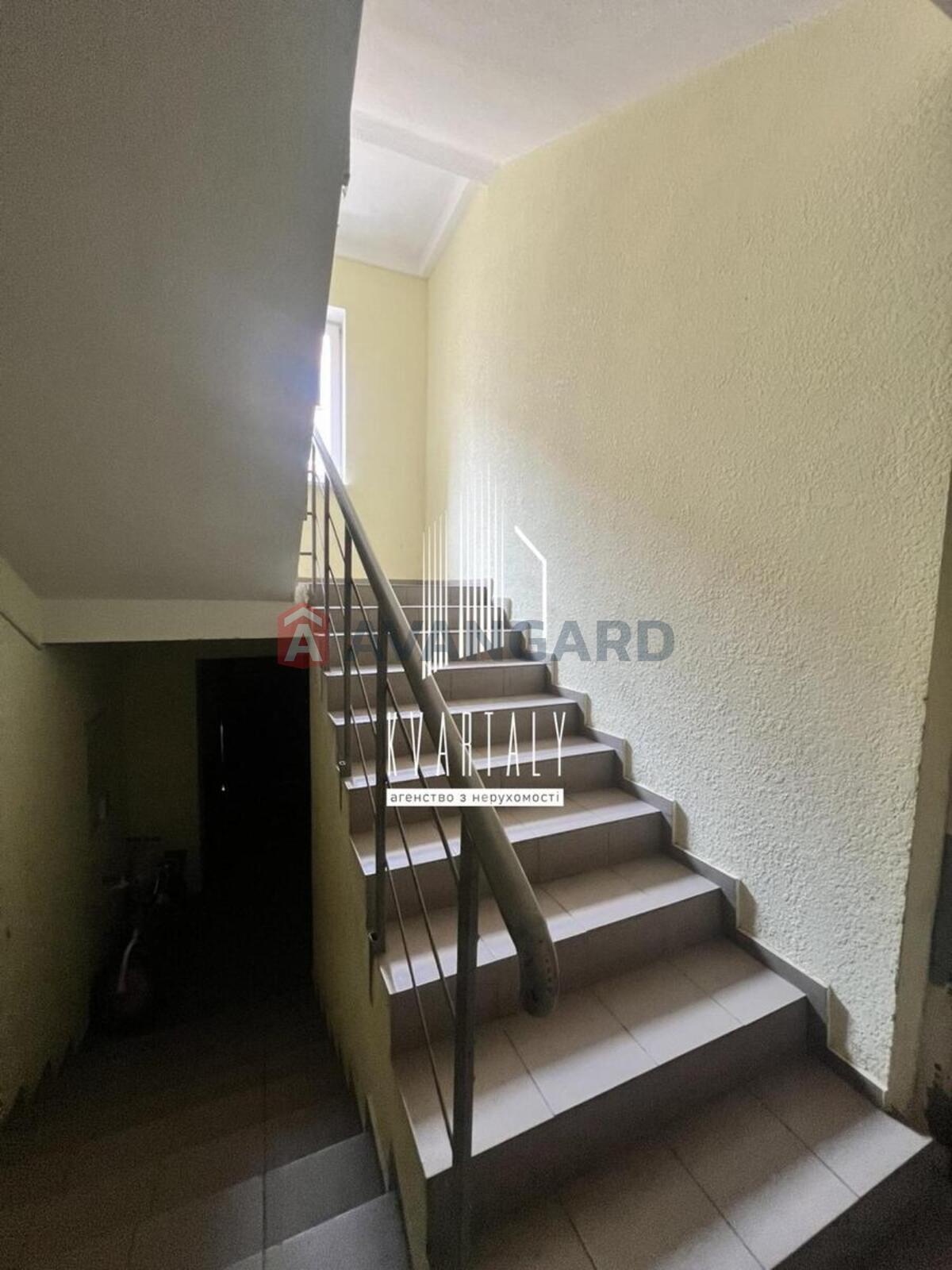 1 ��. ��������, 35/20/8 ��. �., 1/5 ������ ���� 14