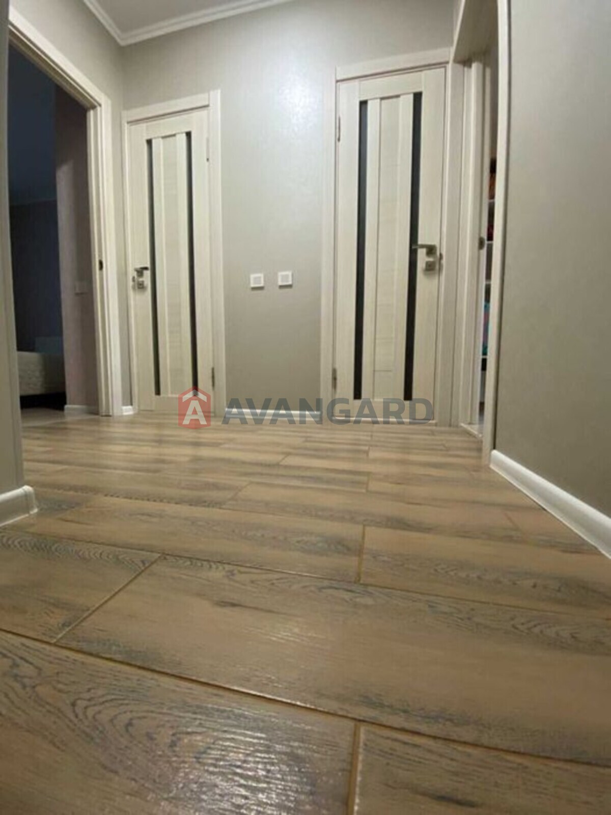 3 ��. ��������, 65/-/10 ��. �., 5/9 ������ ���� 5