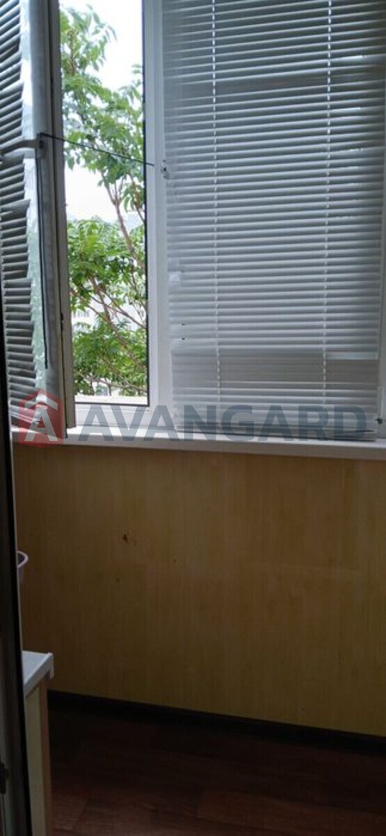 4 ����. ��������, 86/-/15 ��. �., 5/9 ���� ���� 13