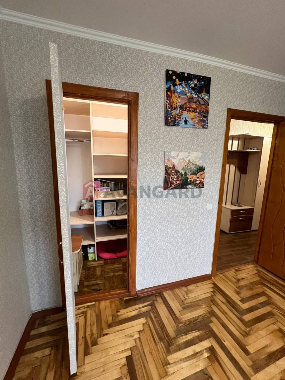 2 ����. ��������, 48/-/6 ��. �., 4/5 ���� ���� 7