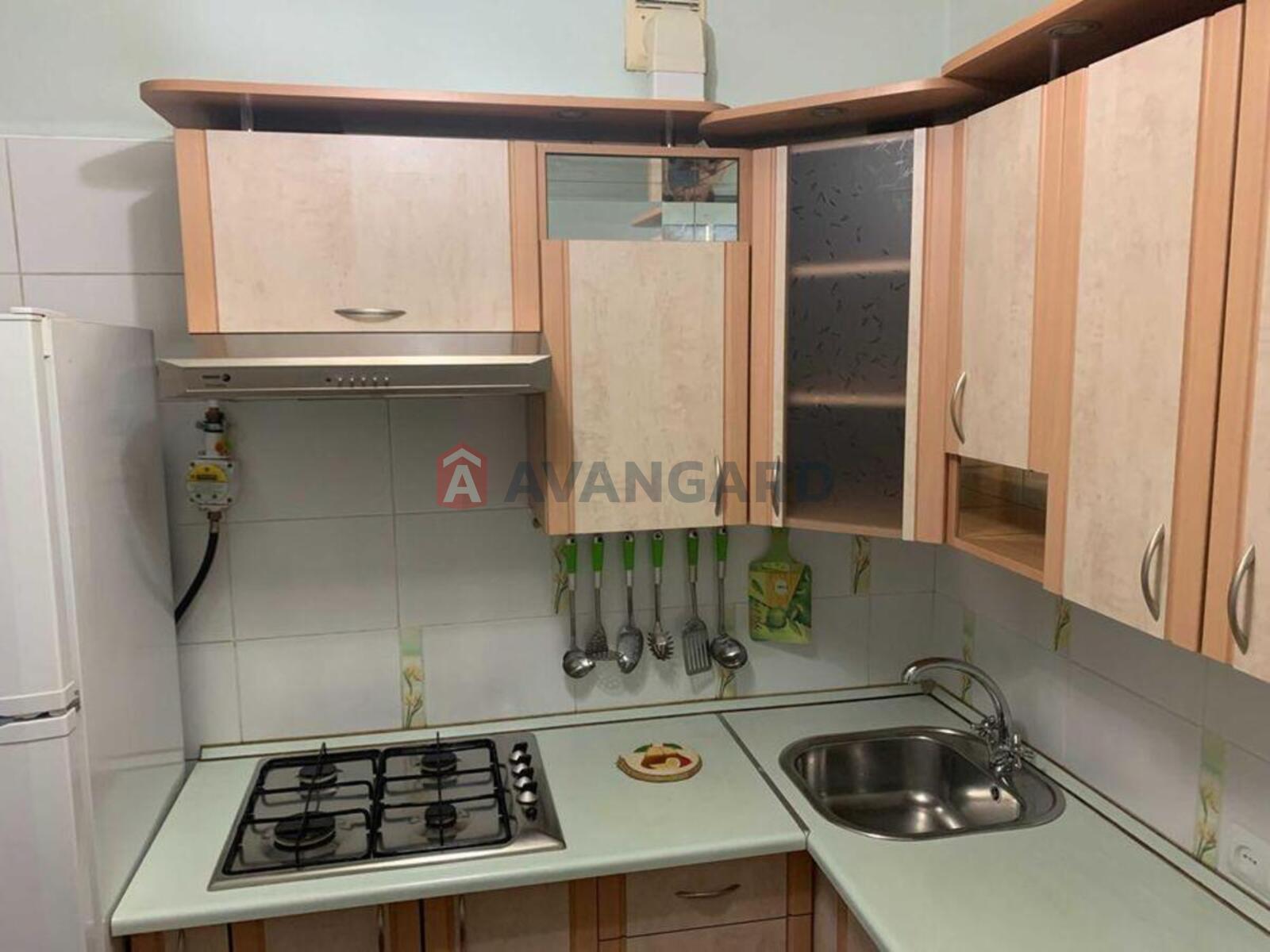 1 ��. ��������, 30/-/6 ��. �., 4/5 ������ ���� 18