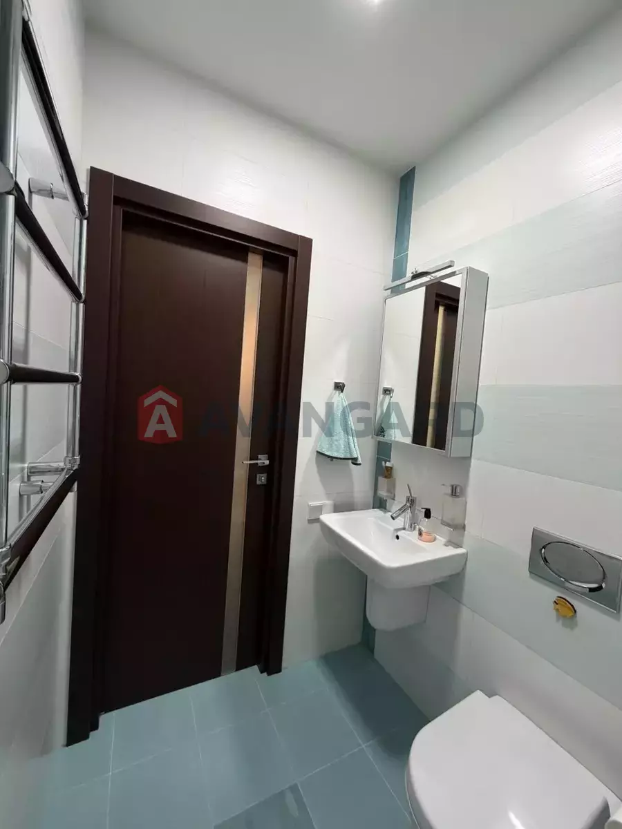 3 ��. ��������, 111/-/- ��. �., 8/10 ������ ���� 9