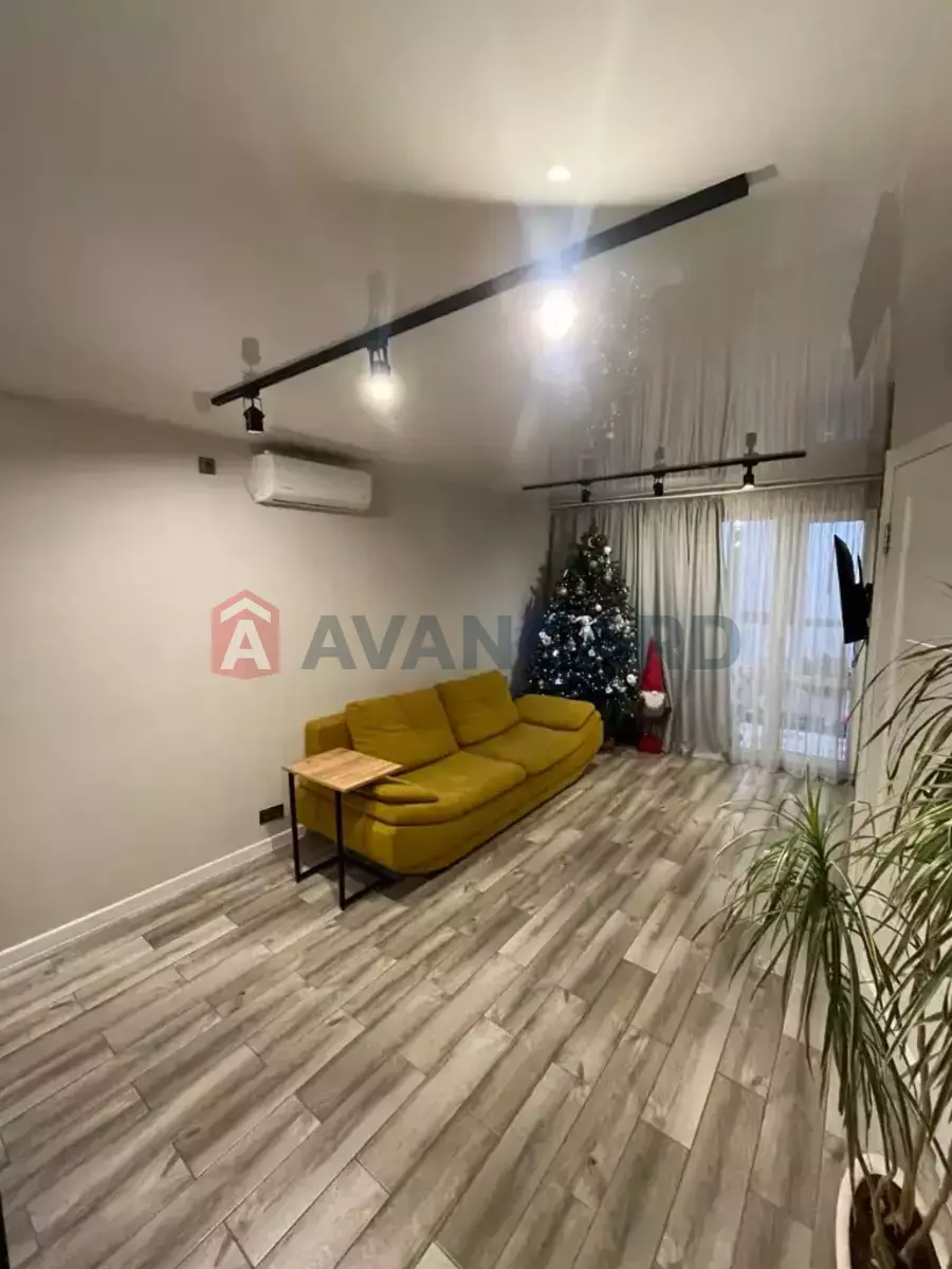 1 ��. ��������, 36/19/4 ��. �., 3/5 ������ ���� 12