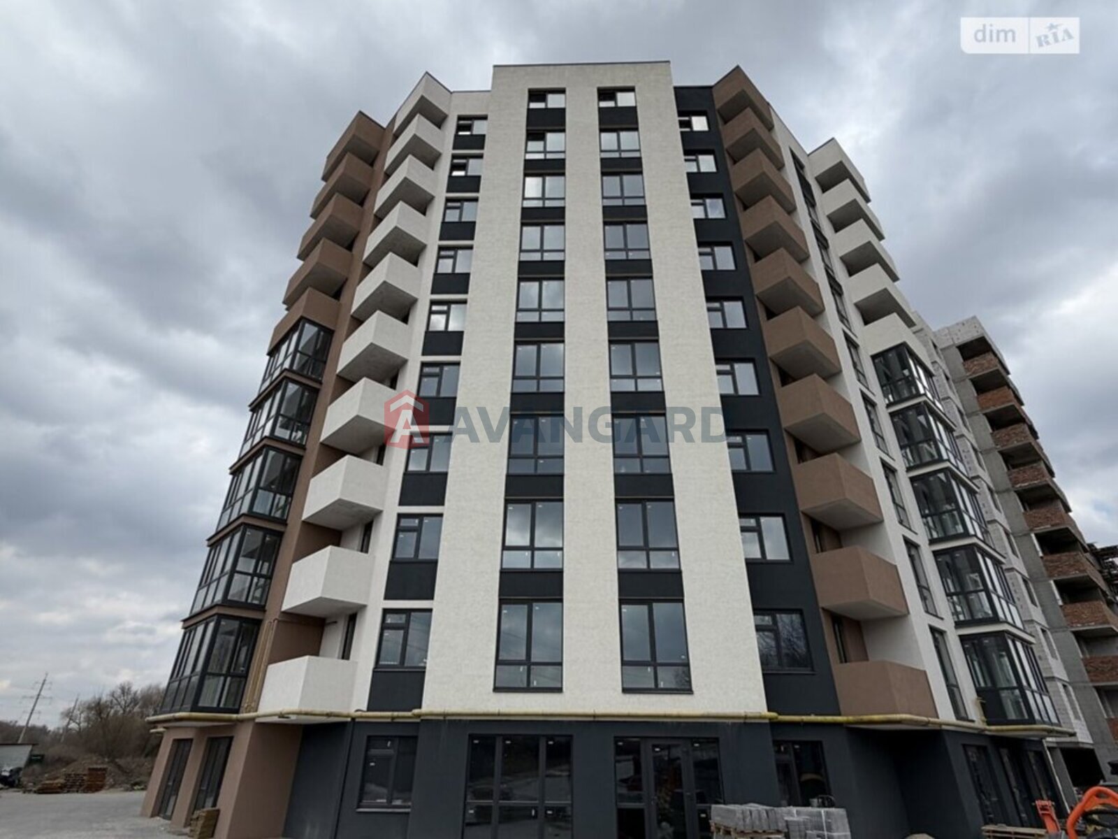 2 ��. ��������, 68/-/- ��. �., 5/10 ������ ���� 12