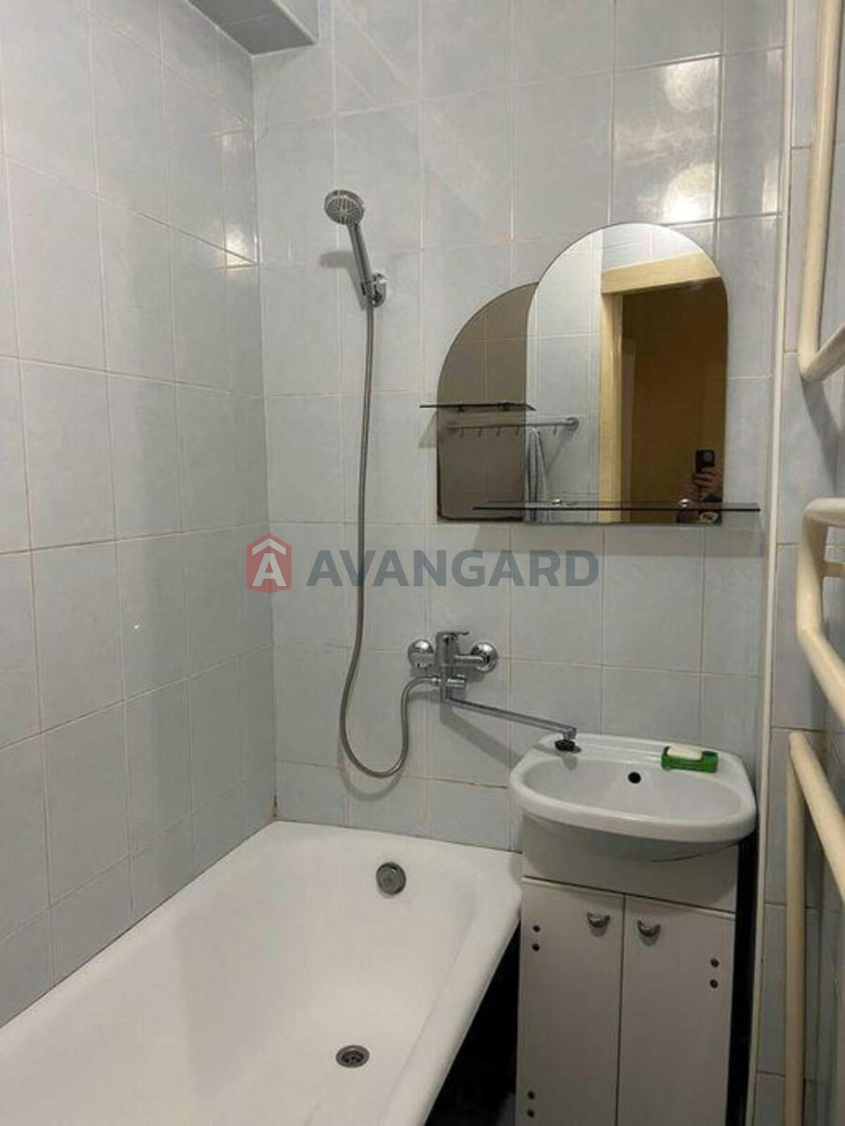 4 ����. ��������, 72/-/6 ��. �., 2/9 ���� ���� 8