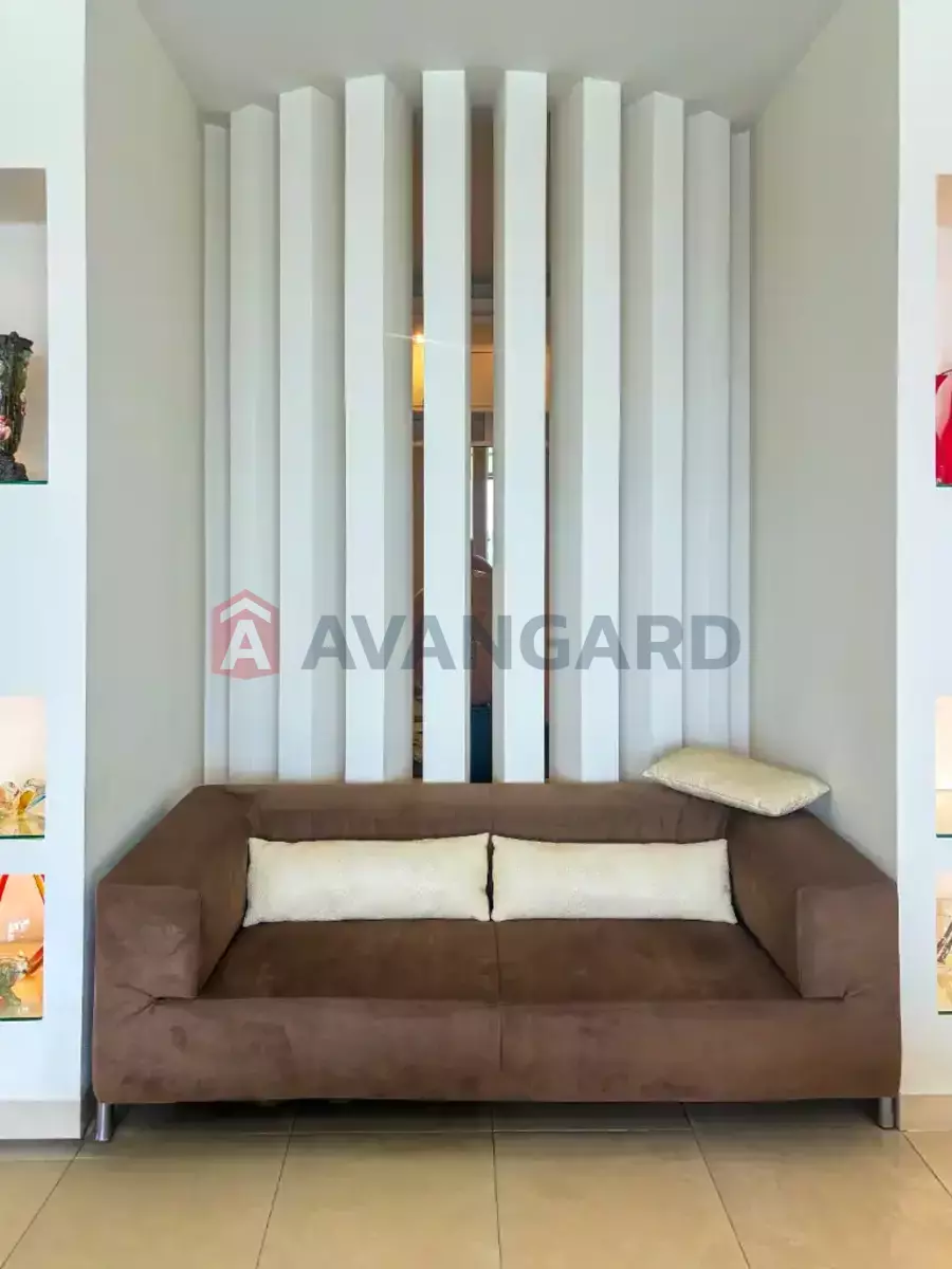 4 ��. ��������, 150/-/- ��. �., 8/14 ������ ���� 30