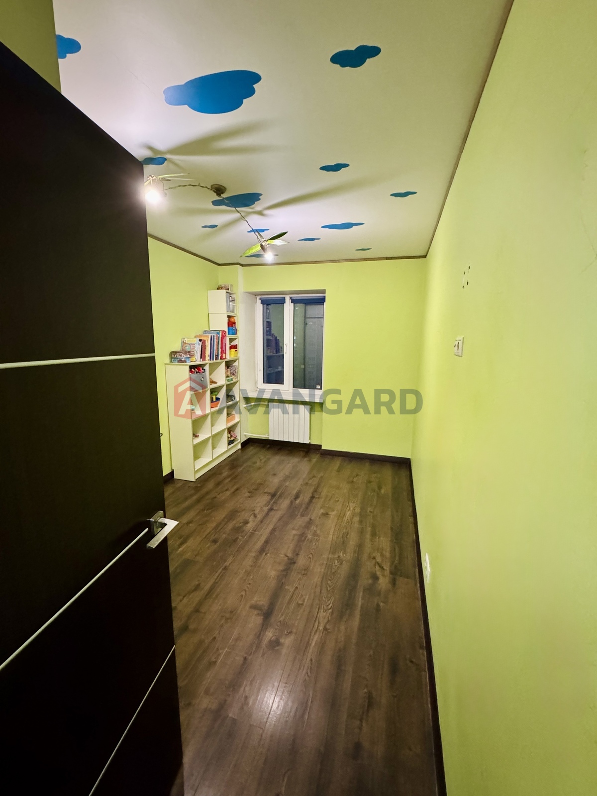 3 ��. ��������, 74.2/44.8/9.3 ��. �., 9/12 ������ ���� 15