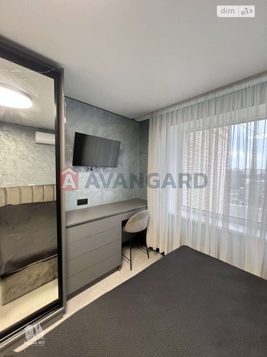 1 ��. ��������, 21/11/4 ��. �., 9/9 ������ ���� 9