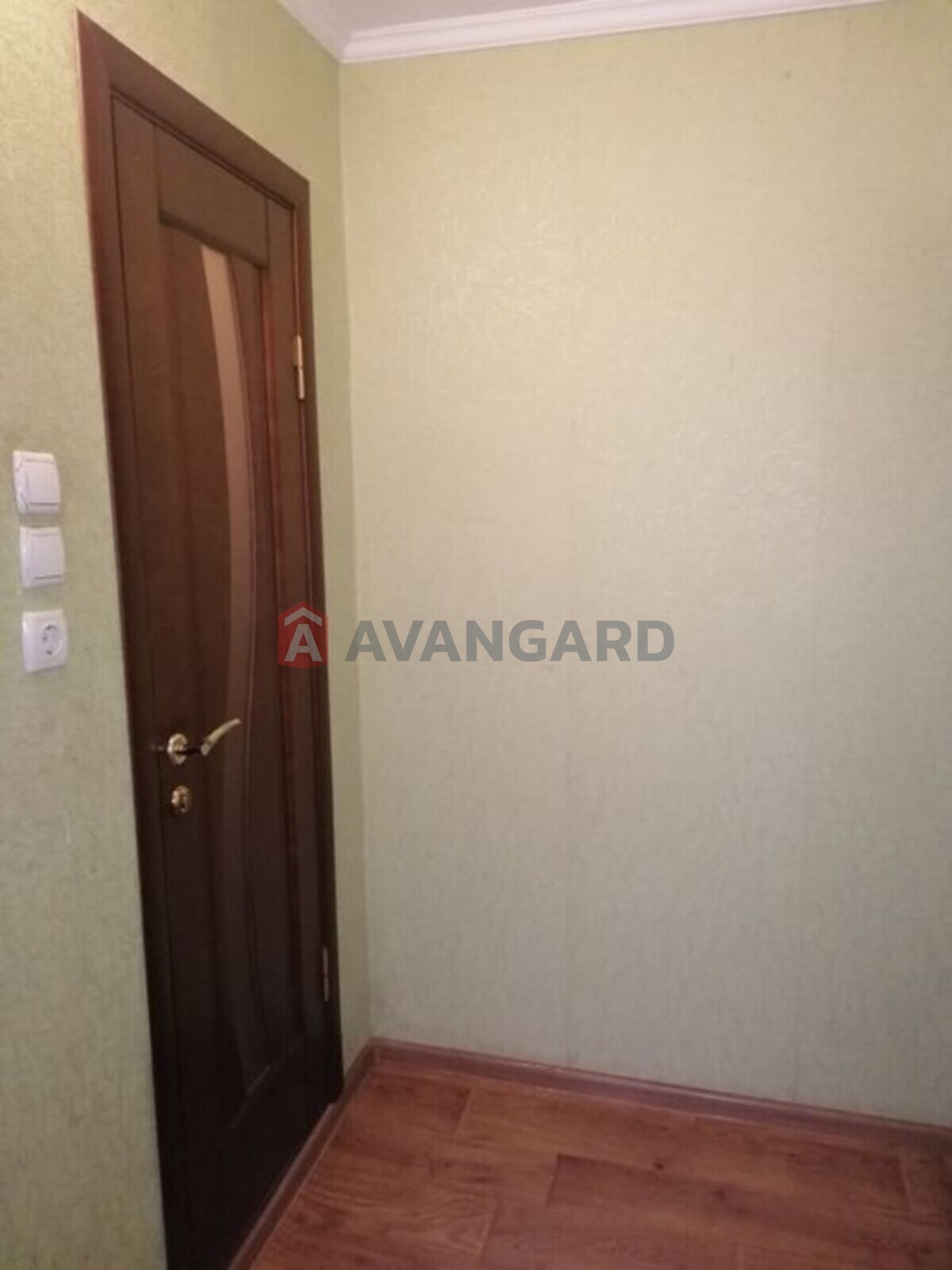 3 ��. ��������, 61/-/8 ��. �., 1/10 ������ ���� 14