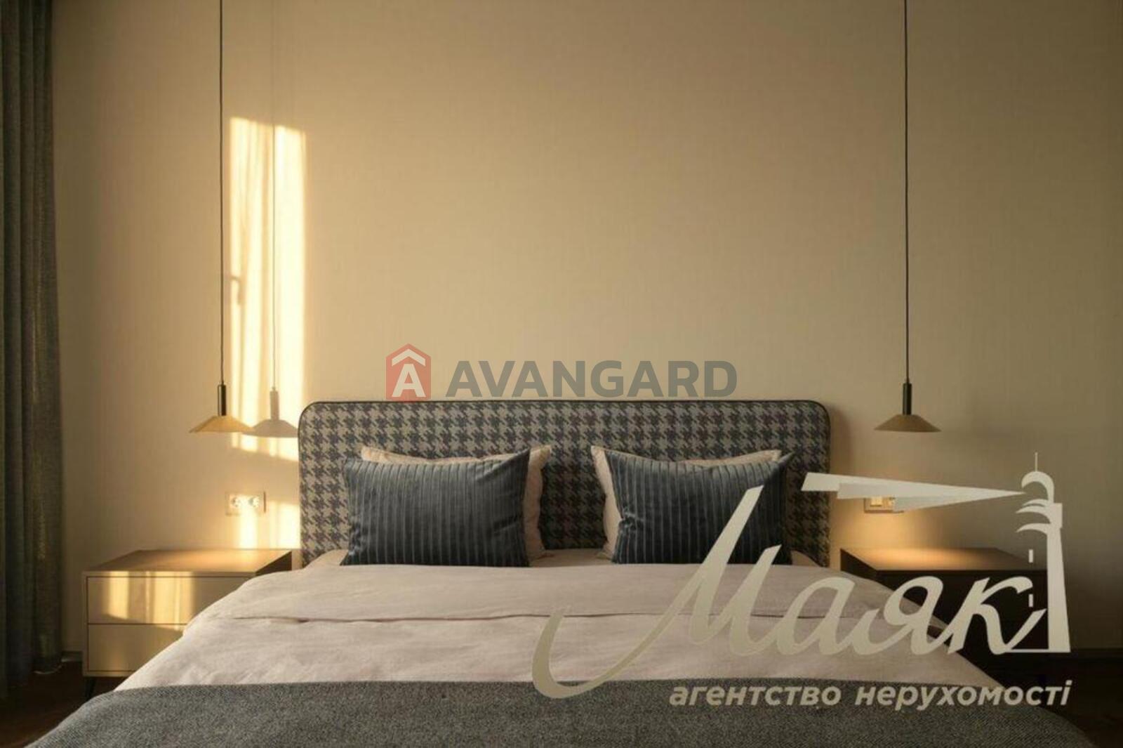 1 ��. ��������, 68/-/20 ��. �., 12/24 ������ ���� 10