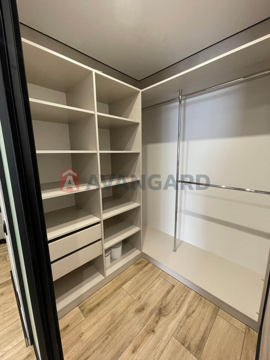 2 ��. ��������, 50/-/18 ��. �., 7/10 ������ ���� 3