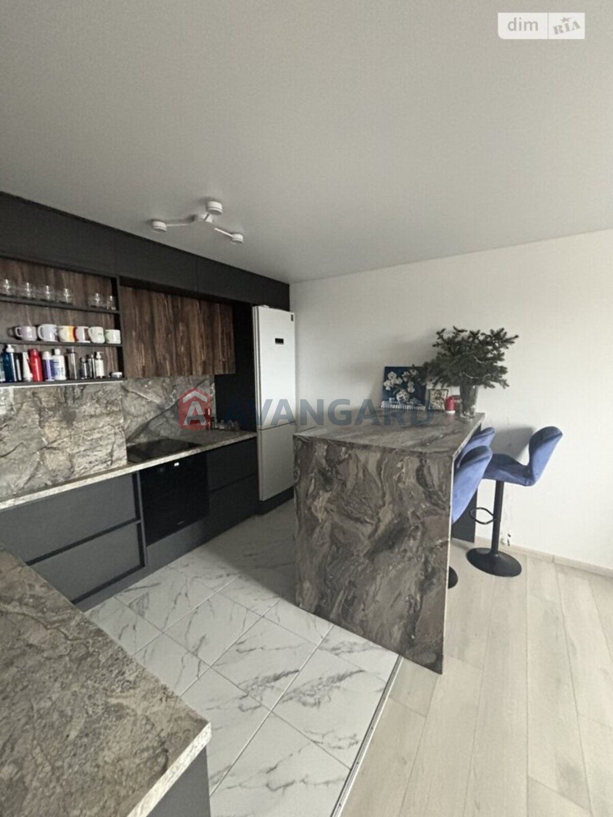 1 ��. ��������, 38/-/- ��. �., 5/5 ������ ���� 12