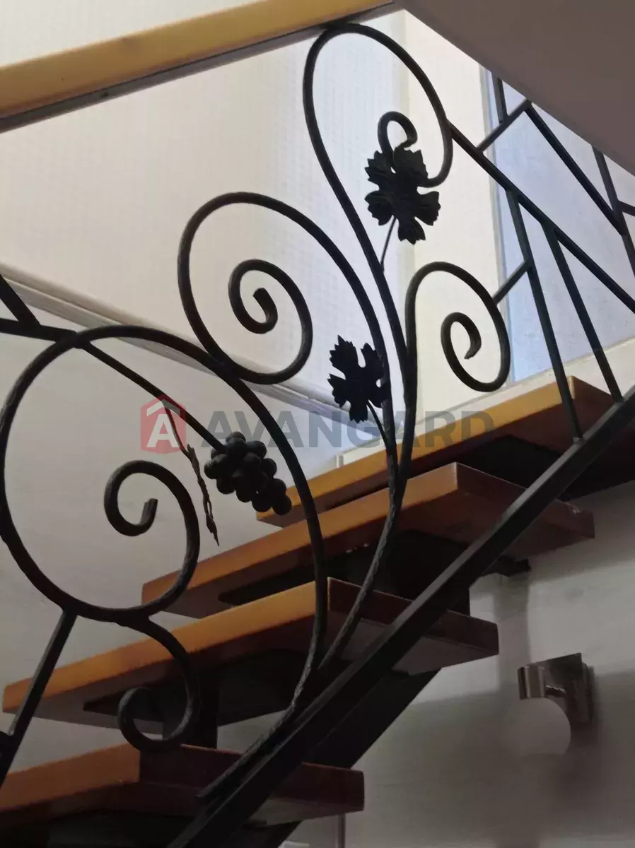 4 ��. ��������, 70/-/7 ��. �., 9/10 ������ ���� 9