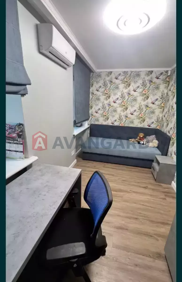 4 ��. ��������, 100/60/12 ��. �., 9/10 ������ ���� 24