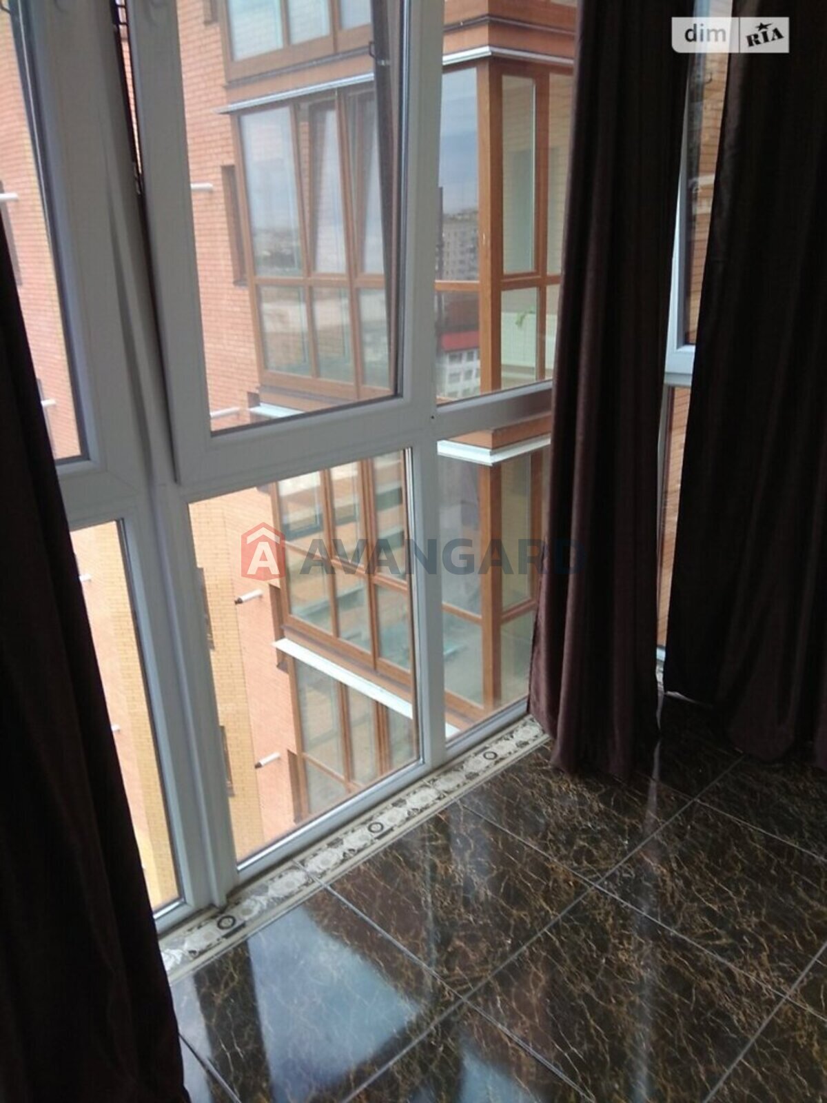 3 ��. ��������, 69/40/9 ��. �., 2/5 ������ ���� 2