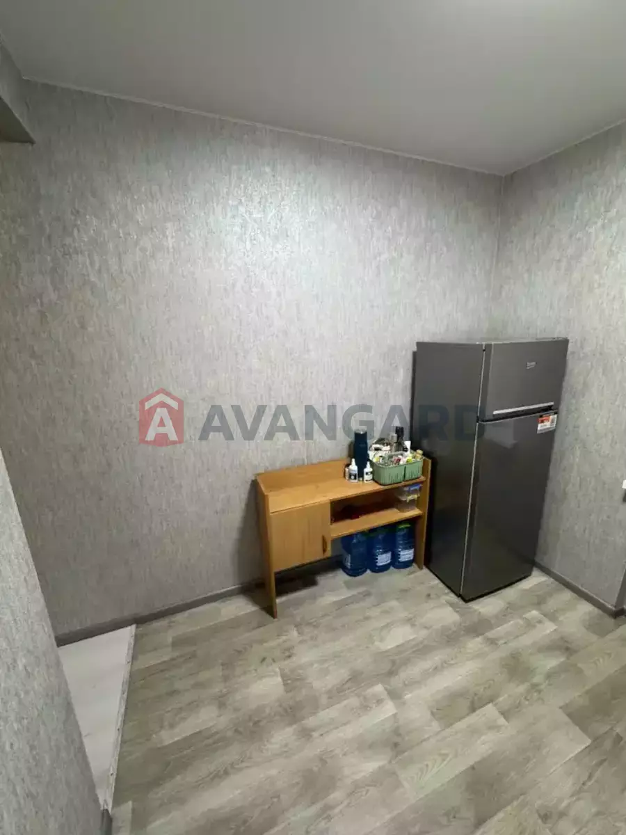 1 ��. ��������, 33/18/6 ��. �., 3/5 ������ ���� 3