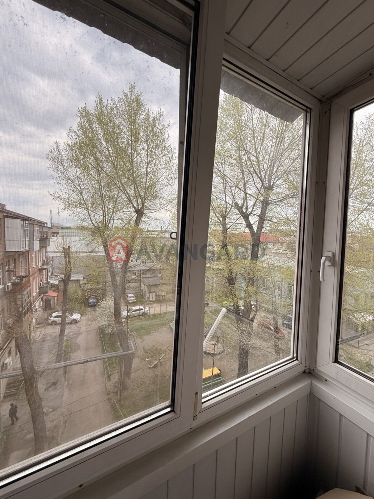 3 ��. ��������, 78/-/10 ��. �., 4/4 ������ ���� 23