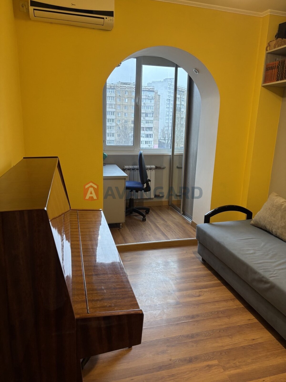 3 ��. ��������, 63/-/10 ��. �., 5/9 ������ ���� 5