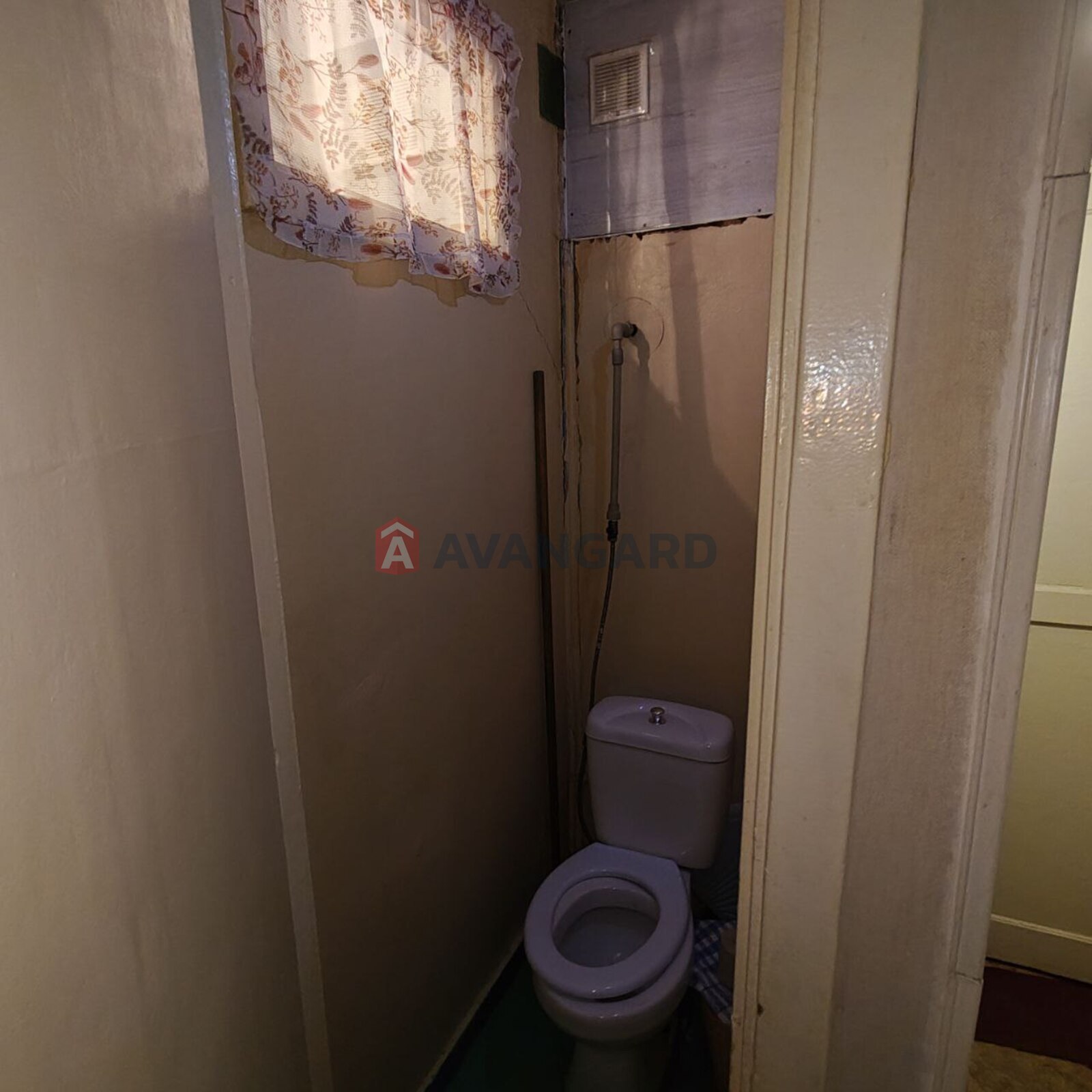 2 ����. ��������, 50/-/6 ��. �., 3/5 ���� ���� 9