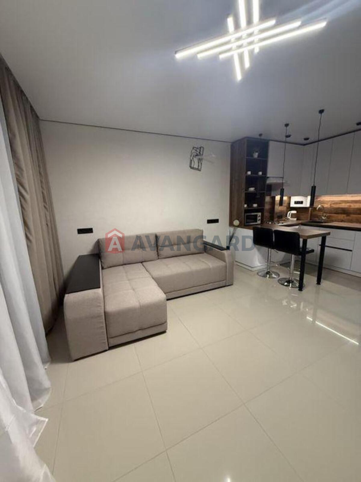 1 ����. ��������, 33/-/9 ��. �., 5/5 ���� ���� 6