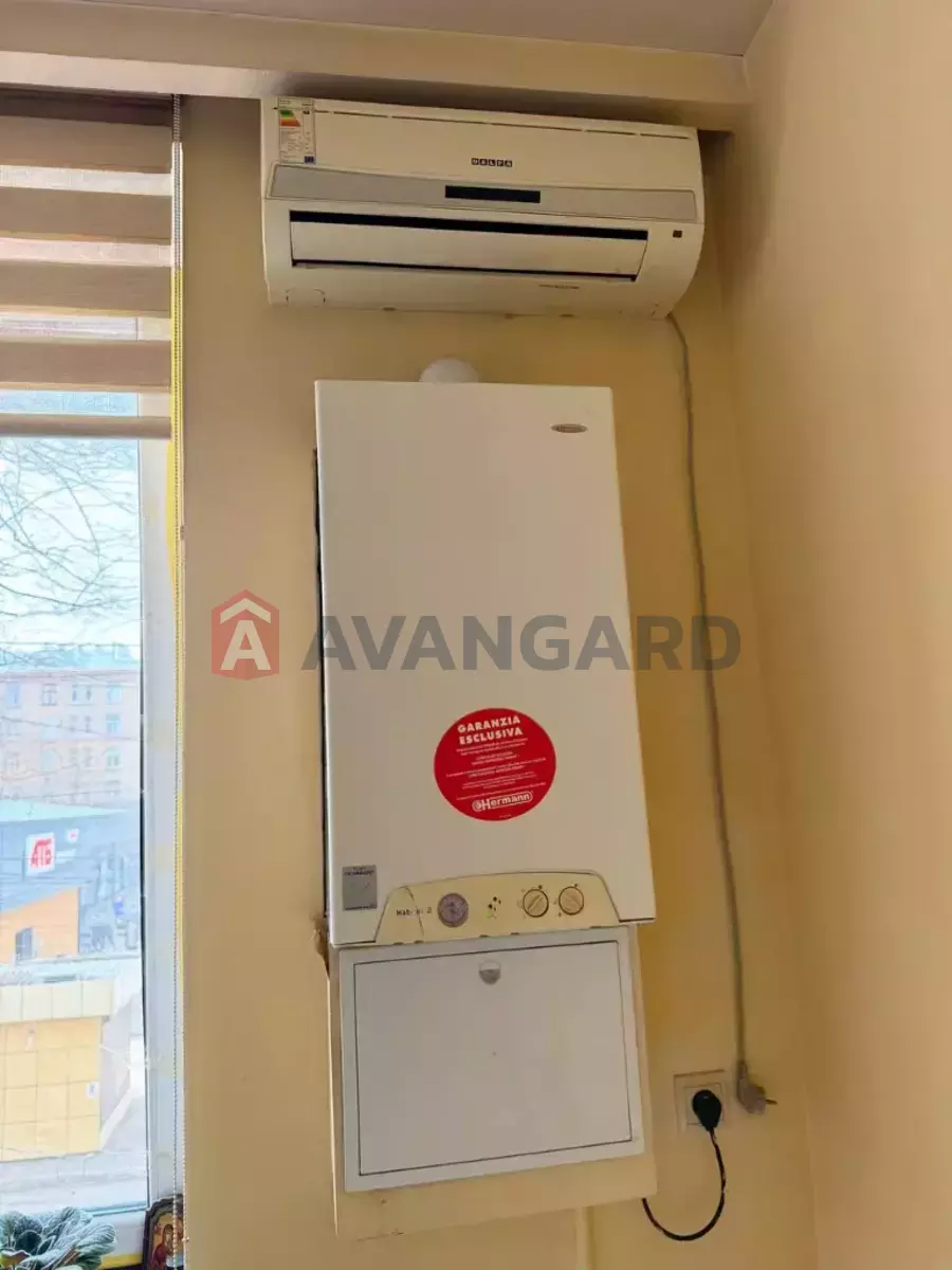 3 ��. ��������, 68/42/8 ��. �., 2/4 ������ ���� 11