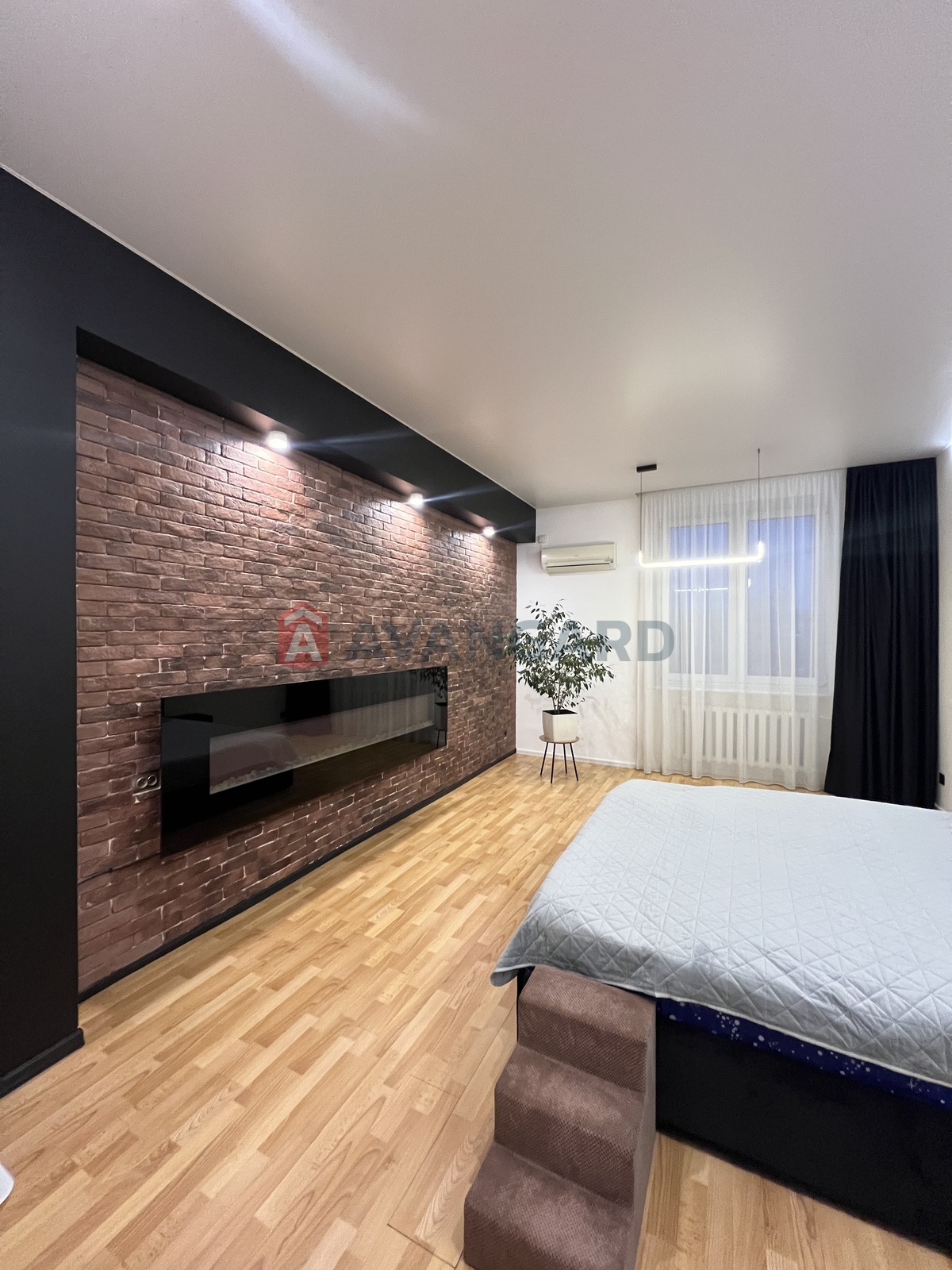 3 ��. ��������, 82/-/9 ��. �., 5/5 ������ ���� 5