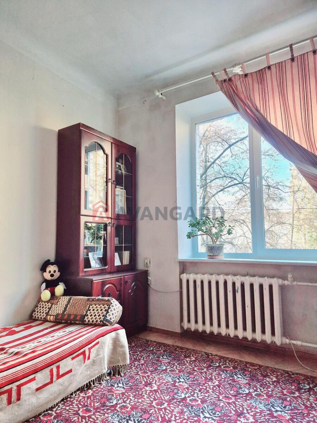 3 ��. ��������, 70/-/9 ��. �., 2/5 ������ ���� 12