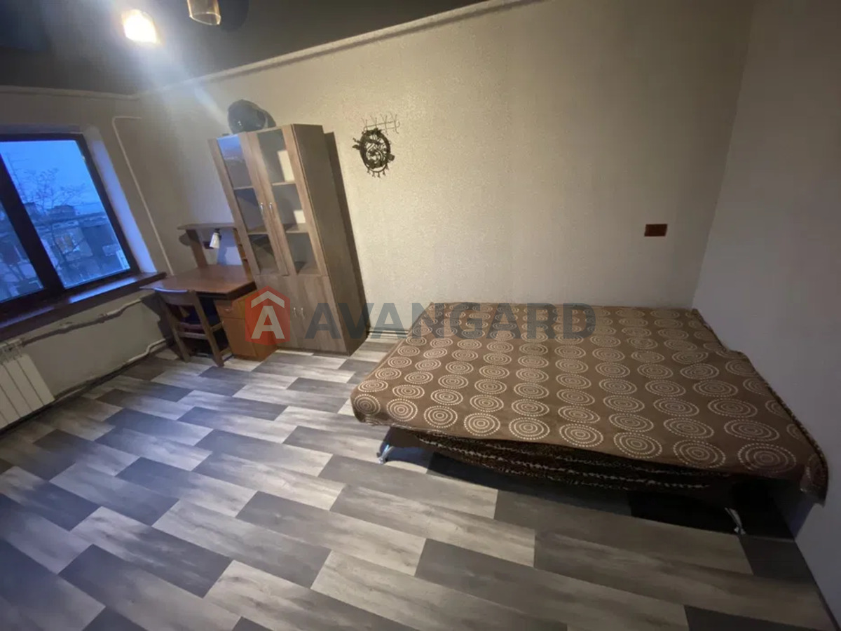 2 ��. ��������, 44/-/14 ��. �., 5/5 ������ ���� 3