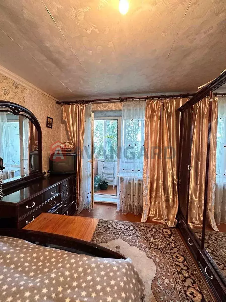 3 ����. ��������, 70/-/10 ��. �., 5/5 ���� ���� 5