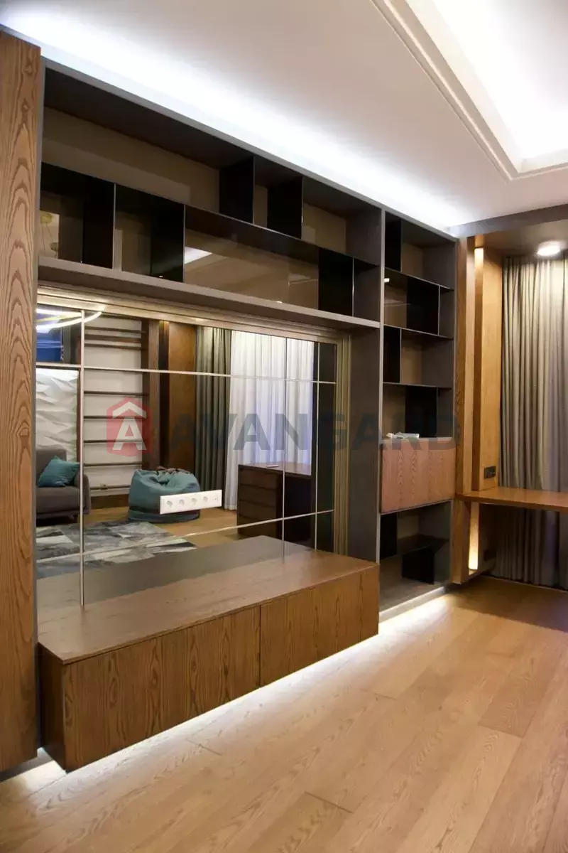 3 ��. ��������, 270/-/50 ��. �., 3/7 ������ ���� 8