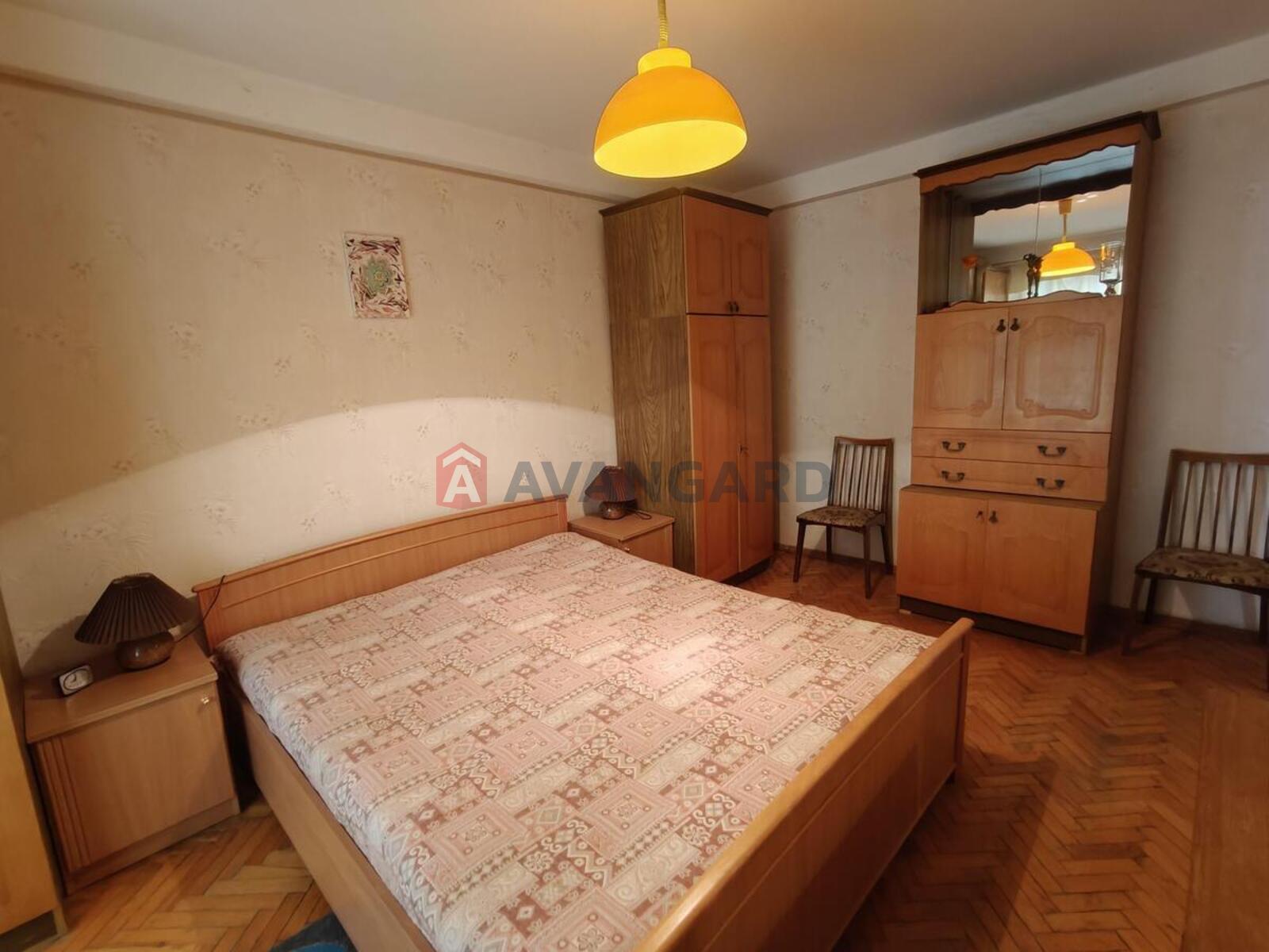 3 ����. ��������, 73/48/7 ��. �., 1/3 ���� ���� 8