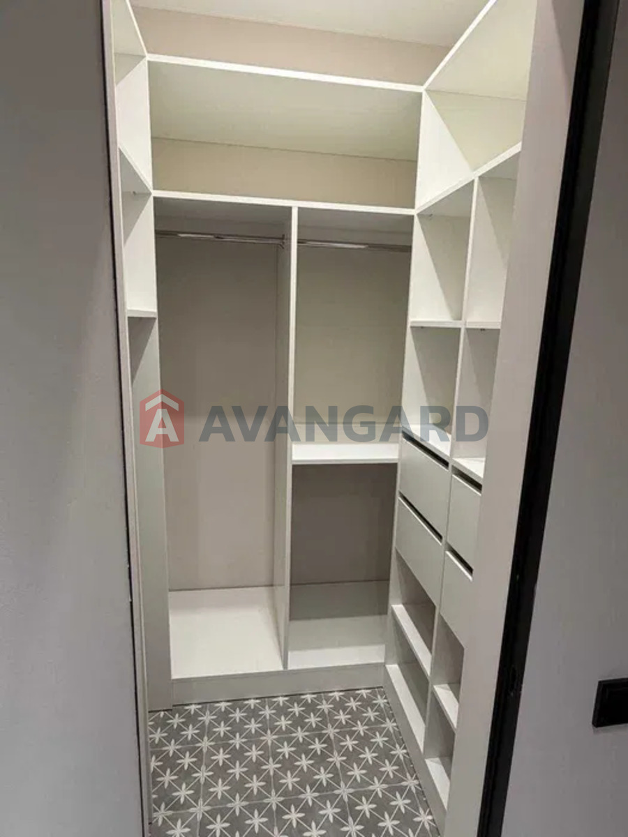 1 ��. ��������, 40/-/20 ��. �., 4/10 ������ ���� 15