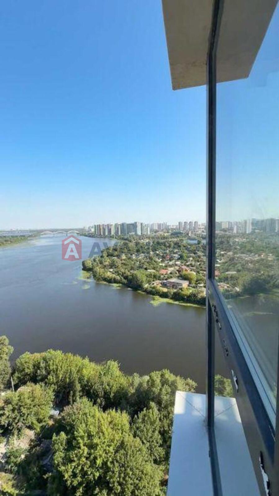 3 ��. ��������, 124/-/52 ��. �., 20/25 ������ ���� 23