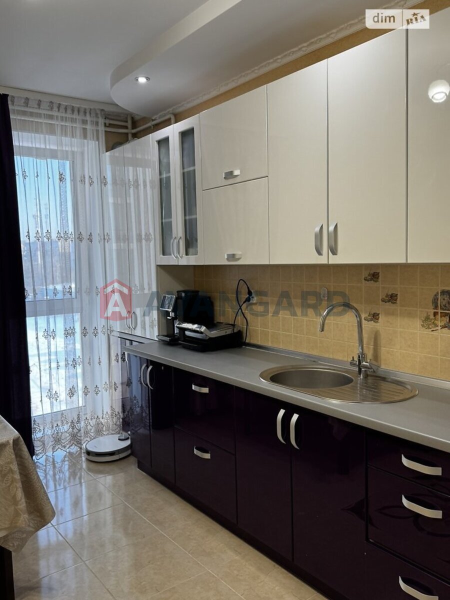 2 ��. ��������, 80/39/14 ��. �., 3/5 ������ ���� 14