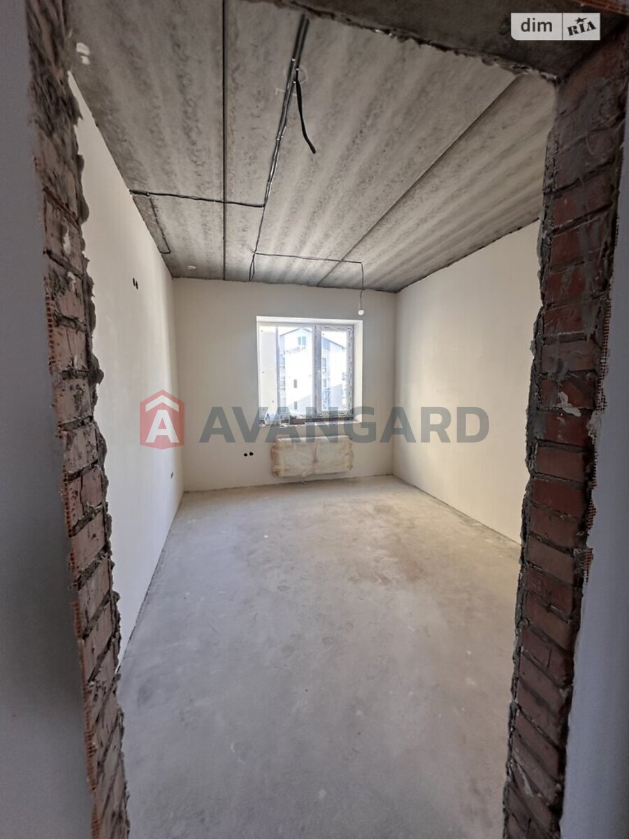 2 ��. ��������, 64/-/- ��. �., 2/3 ������ ���� 8